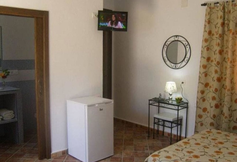 חדר סטנדרט לשלושה, Hostal El Canario