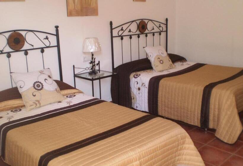 חדר סטנדרט לשלושה, Hostal El Canario