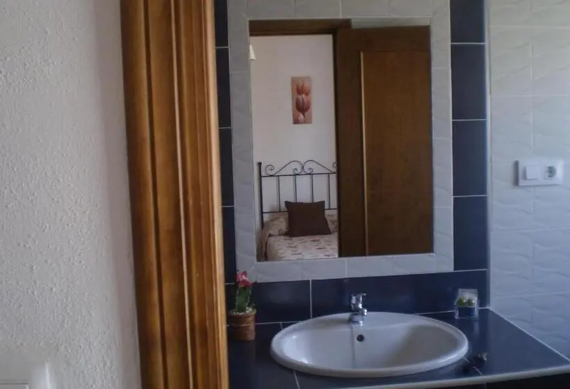 اتاق استاندارد یک نفره, Hostal El Canario