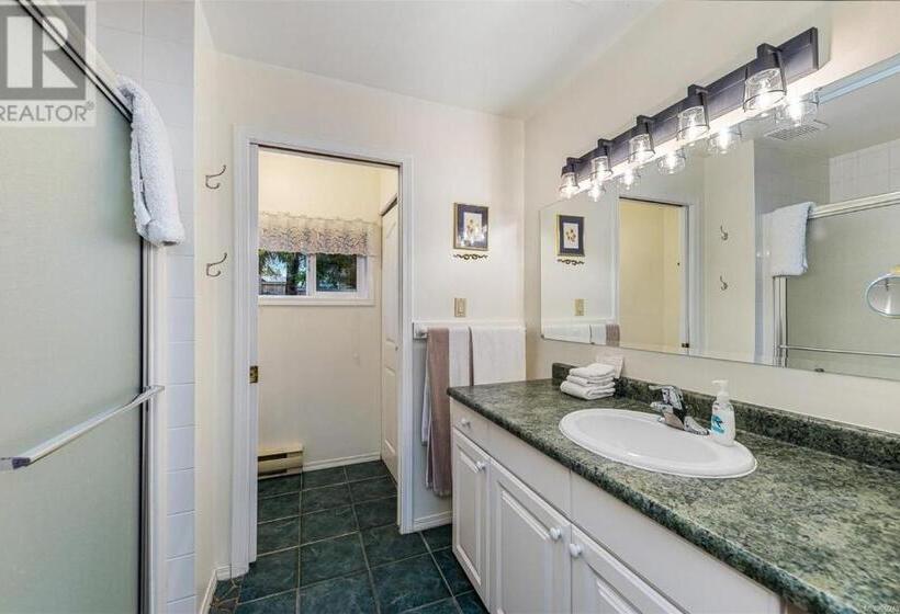 1 Yatak Odalı Ev, Salty Towers Ocean Front Cottages