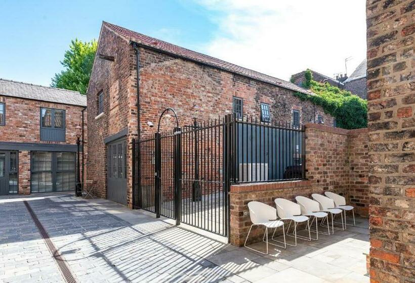 Апартаменты 2 Спальни, The Lawrance Luxury Aparthotel   York