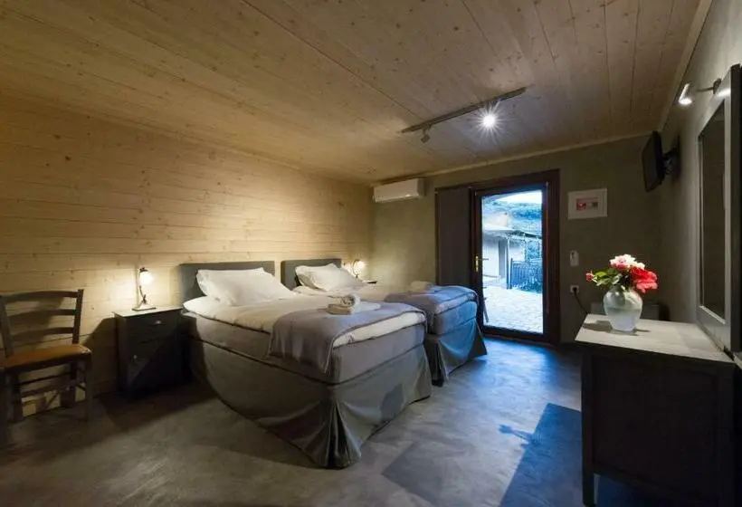 اتاق استاندارد با چشم‌انداز دریا, Enetiko Resort