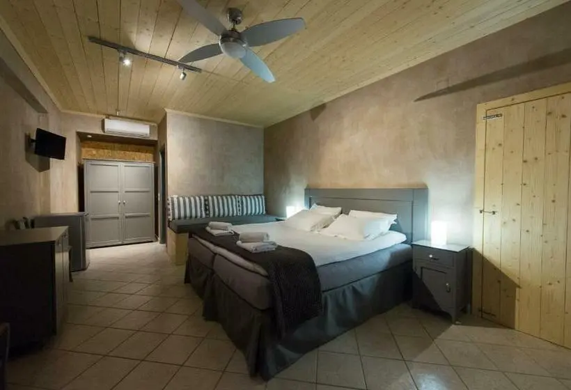 اتاق استاندارد با چشم‌انداز دریا, Enetiko Resort