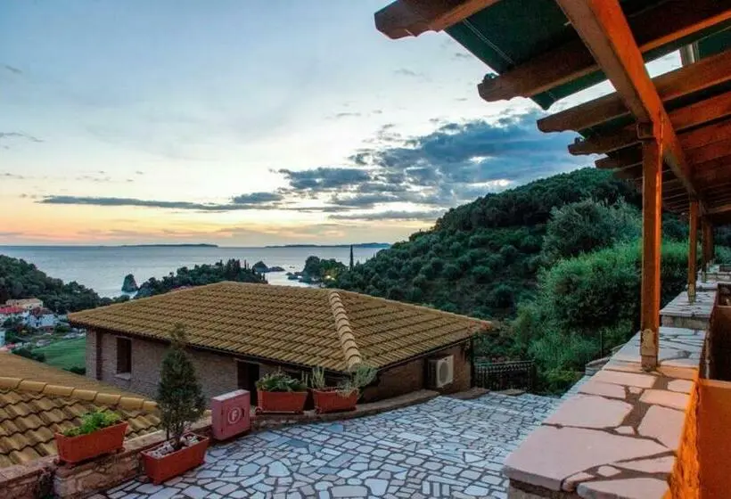 اتاق استاندارد با چشم‌انداز دریا, Enetiko Resort