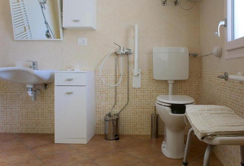 身障者適用スタンダードルーム, La Via Del Volano