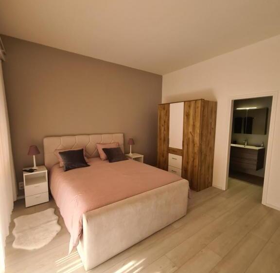 اتاق استاندارد با چشمانداز دریاچه, Osteria La Riva