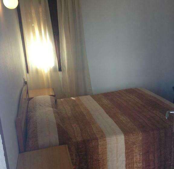 Banyo Paylaşımlı Ekonomik Oda, P&r Hostals Codolar