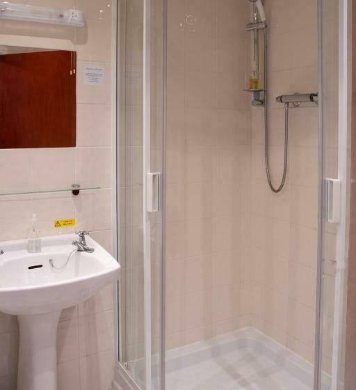 Camera Standard, Q Accommodation