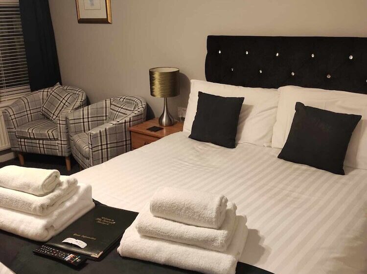 Camera Standard, Q Accommodation