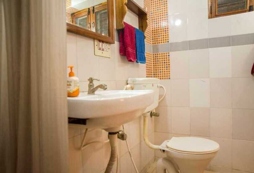 اتاق لوکس, Inn Pondiville Forest Retreat