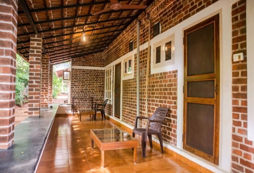 اتاق لوکس, Inn Pondiville Forest Retreat