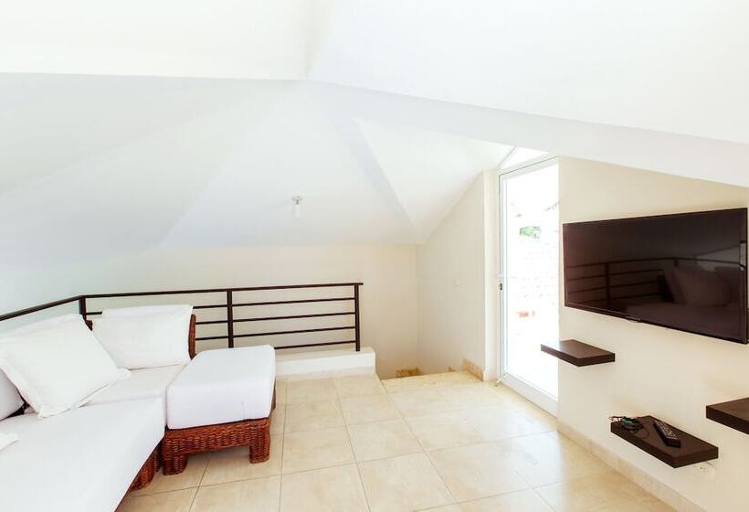 شقة ديلوكس غرفتين نوم, Las Terrazas Vip Pool Beach Club & Spa