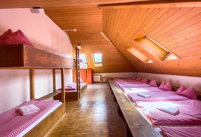 共用房间的床, Berggasthaus Tannalp