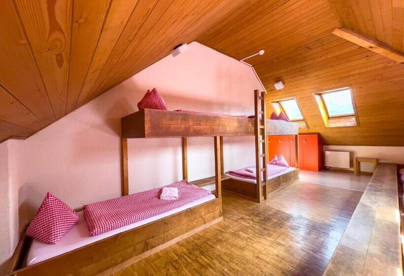 Кровать в Общей Комнате, Berggasthaus Tannalp