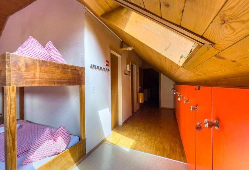 Кровать в Общей Комнате, Berggasthaus Tannalp