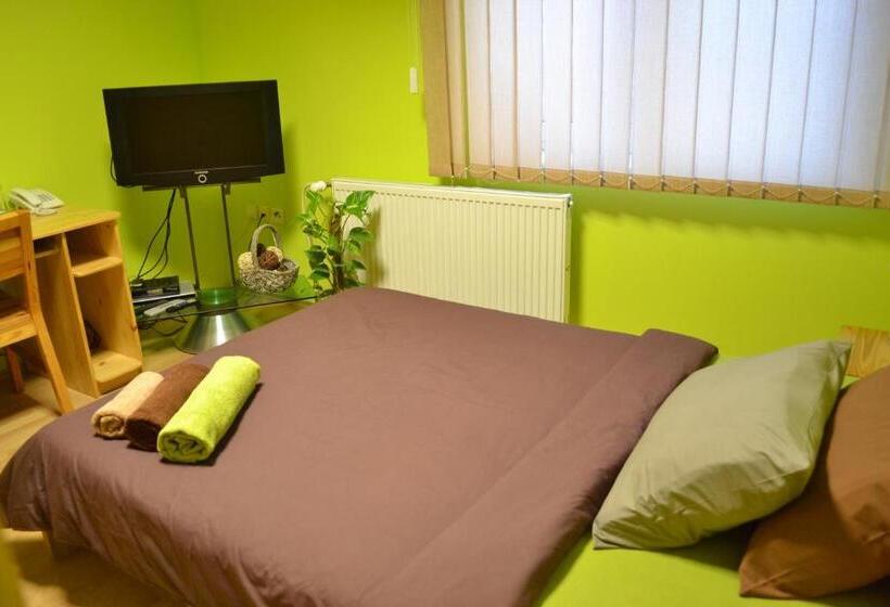 Номер Стандарт Индивидуальный, Byron