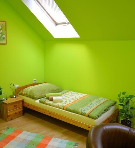 Номер Стандарт, Byron