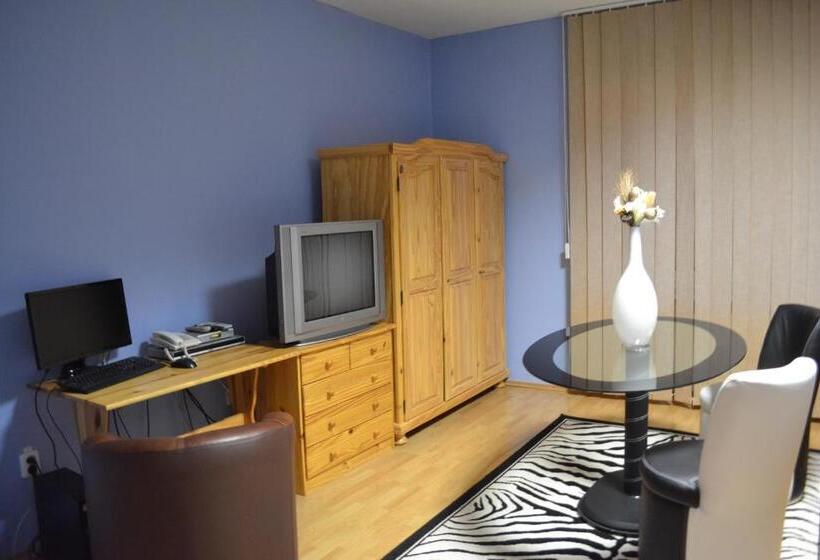 Полулюкс, Byron