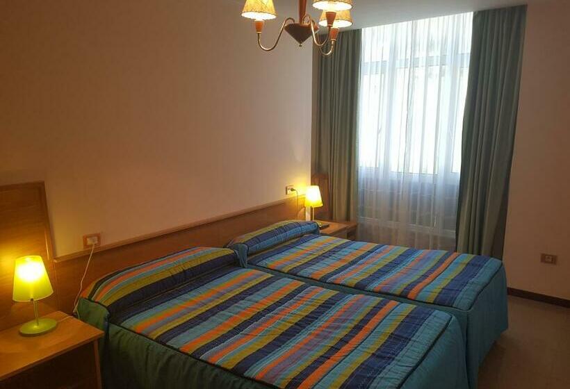 غرفة قياسية, Casa Poy