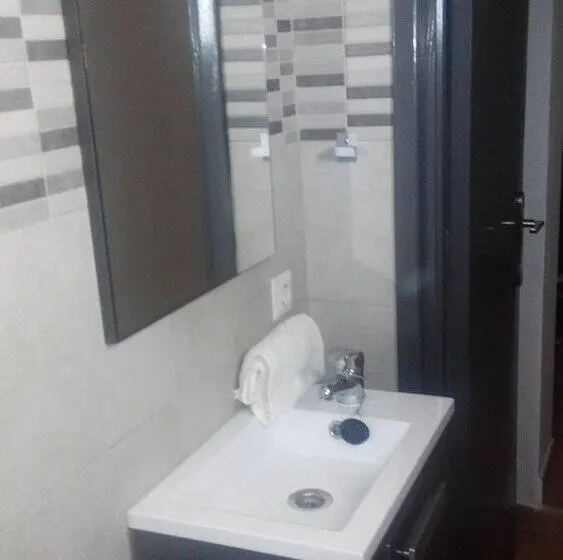 اتاق استاندارد یک نفره, Hostal Ocana Manilva