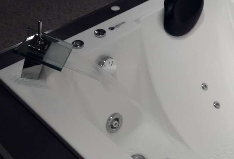 סוויטה עם ג'קוזי, Hostal Ocana Manilva