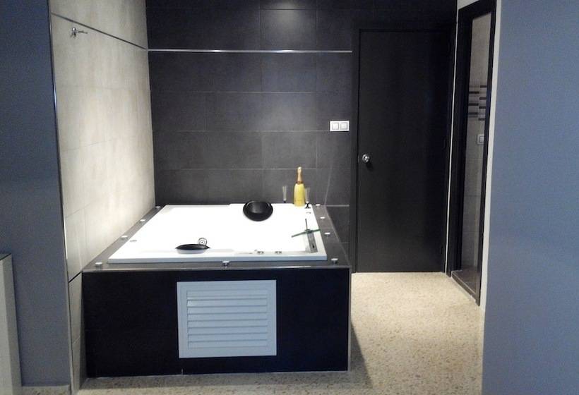סוויטה עם ג'קוזי, Hostal Ocana Manilva