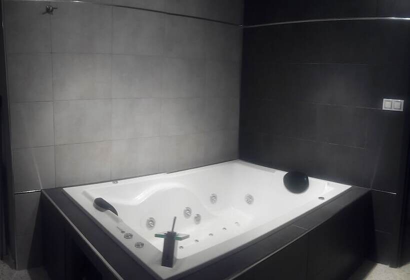 סוויטה עם ג'קוזי, Hostal Ocana Manilva