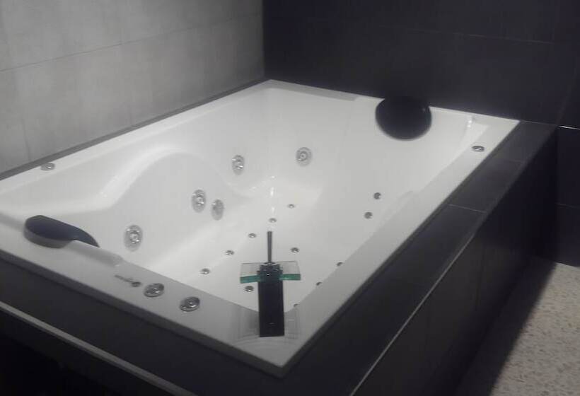자쿠지 스위트, Hostal Ocana Manilva