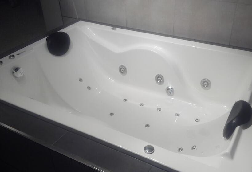 자쿠지 스위트, Hostal Ocana Manilva