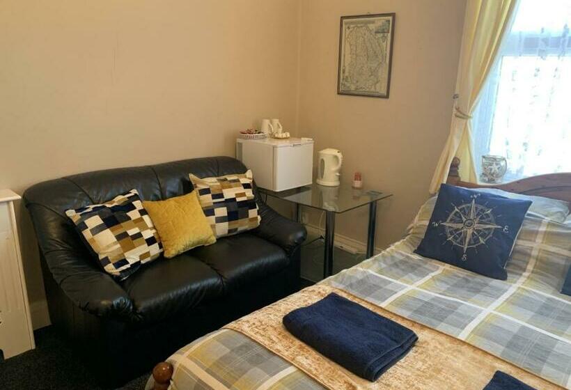 غرفة قياسية, Knighton Lodge