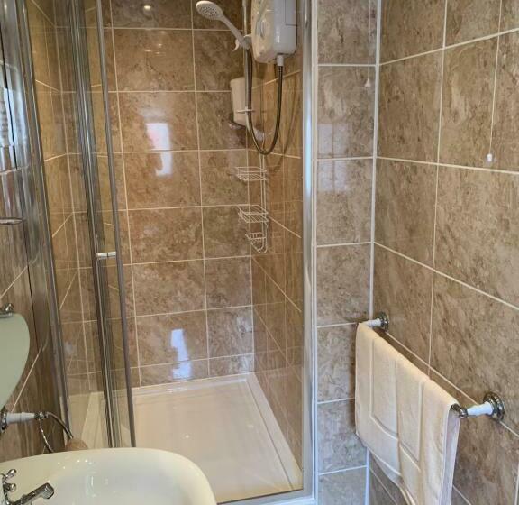 غرفة قياسية, Knighton Lodge