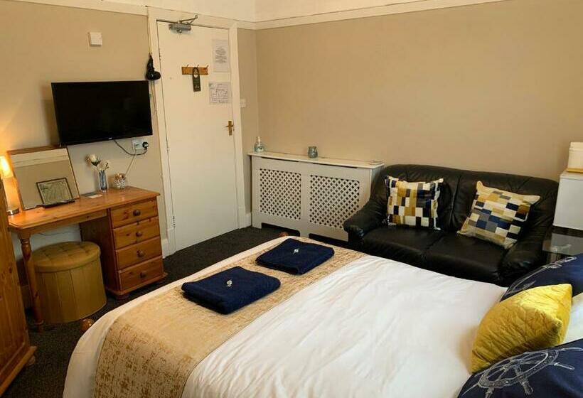 غرفة قياسية, Knighton Lodge