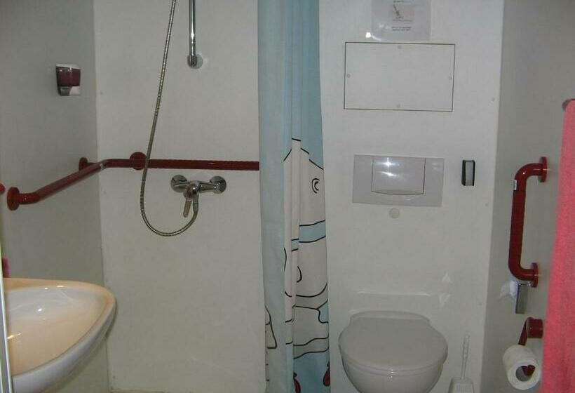 标准单人间, Pension City