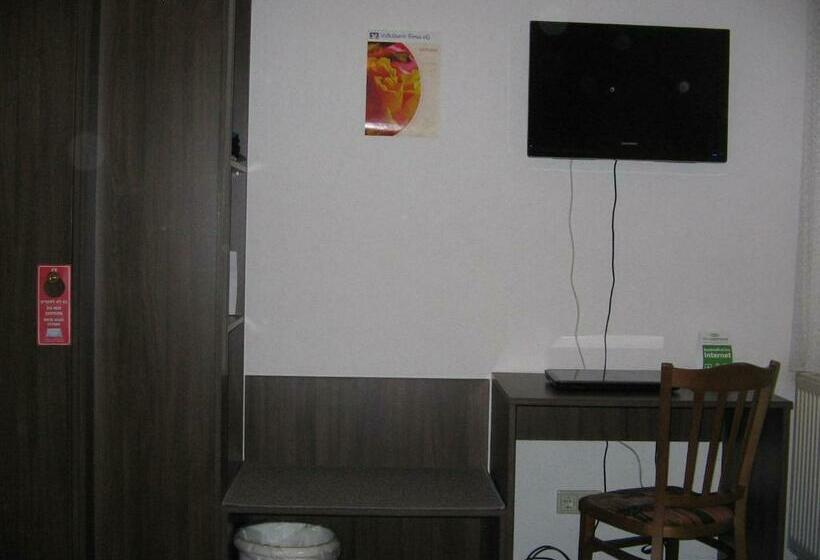 标准单人间, Pension City