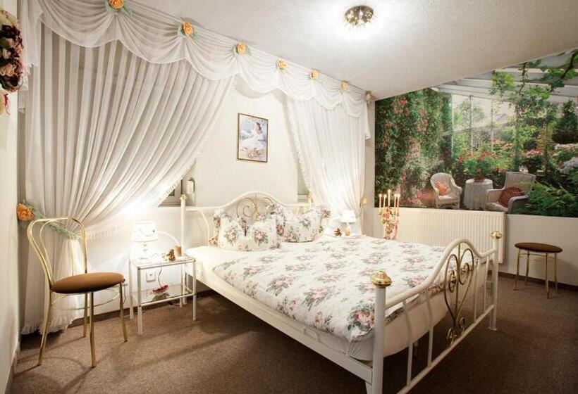 套房, Pension City