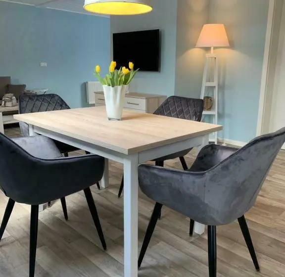 Standard-studio, Pension Windrose