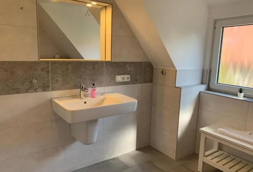 Standard-studio, Pension Windrose