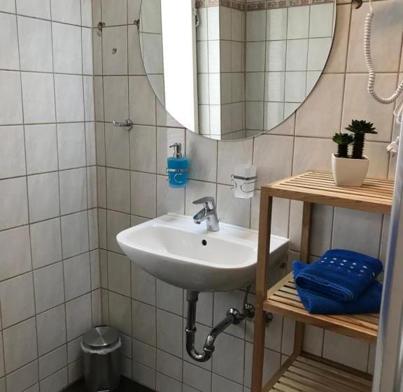 غرفة قياسية, Pension Windrose