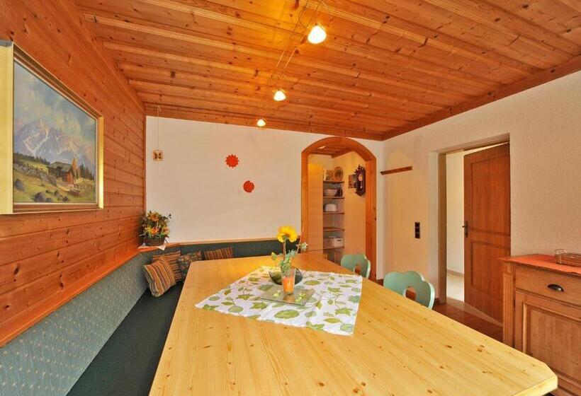 شقة غرفتين, Haus Hasslacher