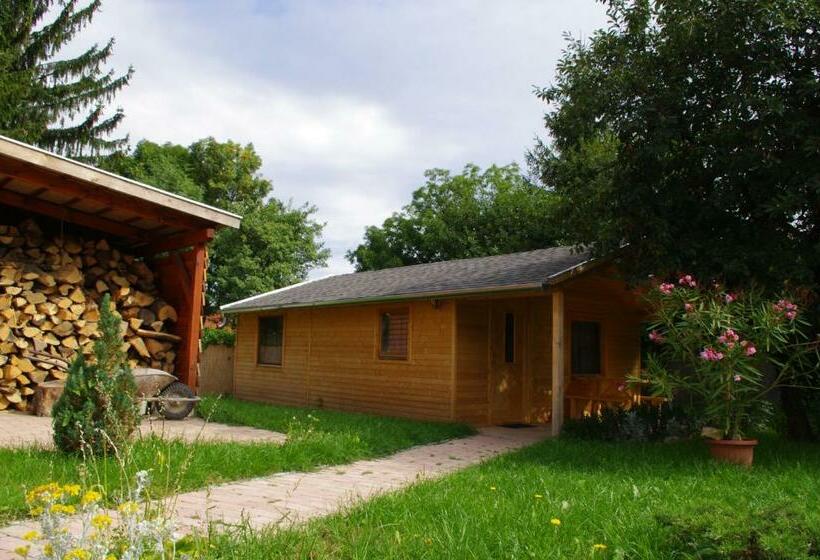 Семейные Апартаменты, Horváth Kert Vendégház