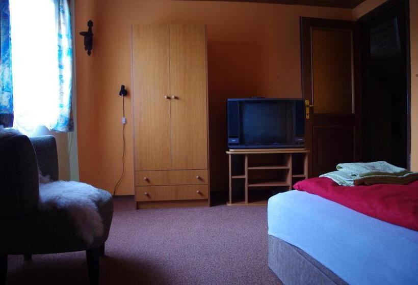 Апартаменты 3 Спальни, Horváth Kert Vendégház