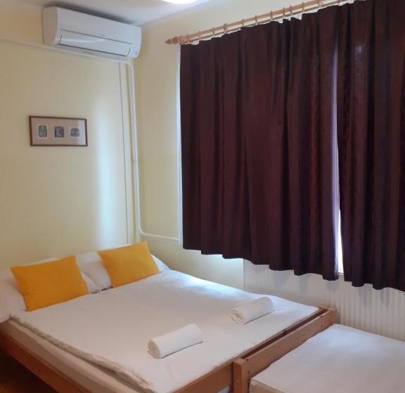 غرفة قياسية, Kurca Parti Vendégház