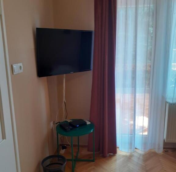 غرفة عادية خماسية, Kurca Parti Vendégház