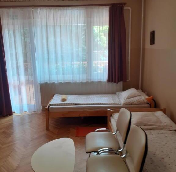 غرفة عادية خماسية, Kurca Parti Vendégház