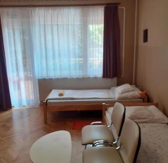 スタンダード5人部屋, Kurca Parti Vendégház