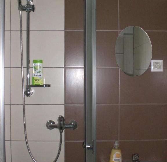 غرفة عادية خماسية, Kurca Parti Vendégház