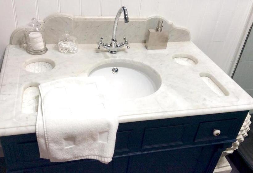 اتاق سوپریور سه تخته, La Gougeonnais