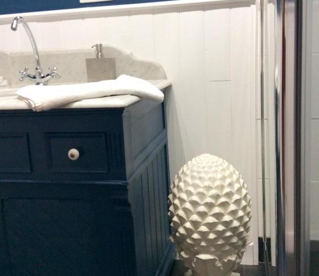 اتاق سوپریور سه تخته, La Gougeonnais