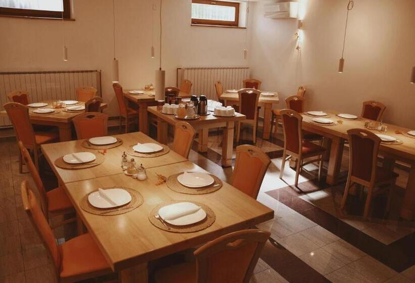 آپارتمان 2 خوابه با بالکن, Rooms And Apartments Panker