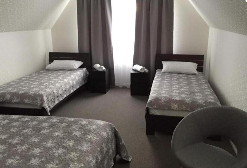 اتاق استاندارد سه نفره, Tiigi Accommodation